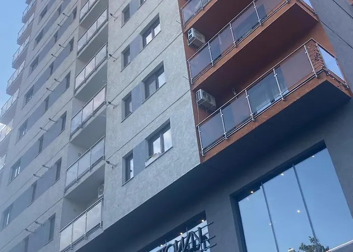 Ap Nou Cu 2 In Centrul Bucurestiului * Бухарест