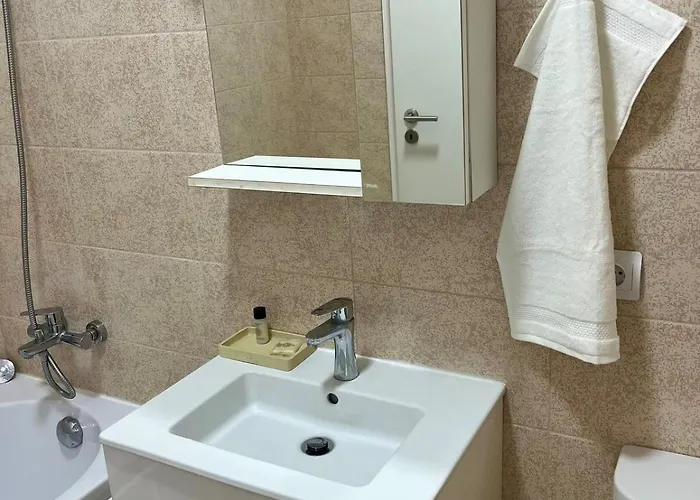 Ap Nou Cu 2 In Centrul Bucurestiului Бухарест
