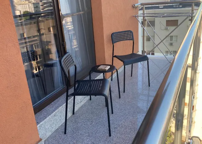 Ap Nou Cu 2 In Centrul Bucurestiului * ブカレスト